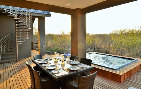 Patio, Dining area, Swimming pool, Swimming pool