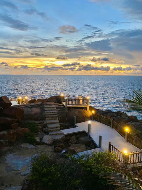 View (from property/room), Seating area, Sea view, Sunset