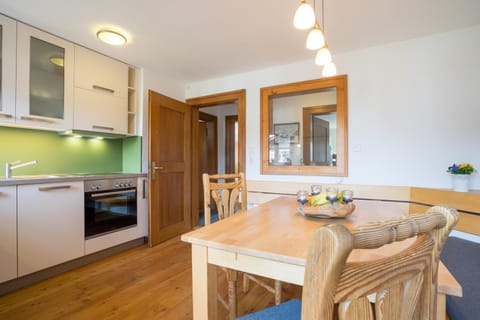 Dining area, kitchen