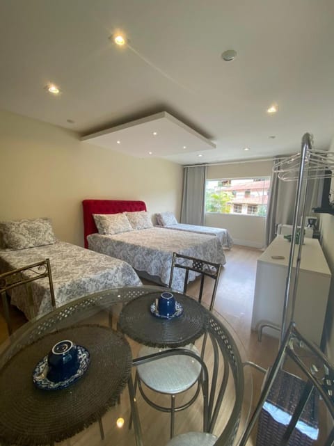 Photo of the whole room, Dining area