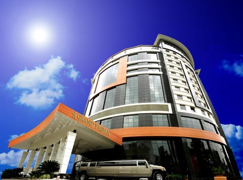 Property building, View (from property/room), Parking