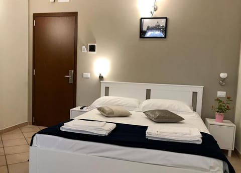 Bathroom, Photo of the whole room, Bedroom