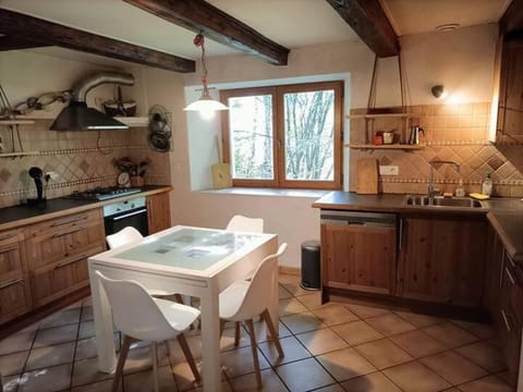 Calme et nature exceptionnel sans vis a vis House in Haute-Savoie