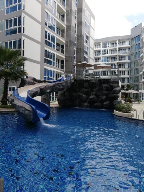 Swimming pool, Swimming pool