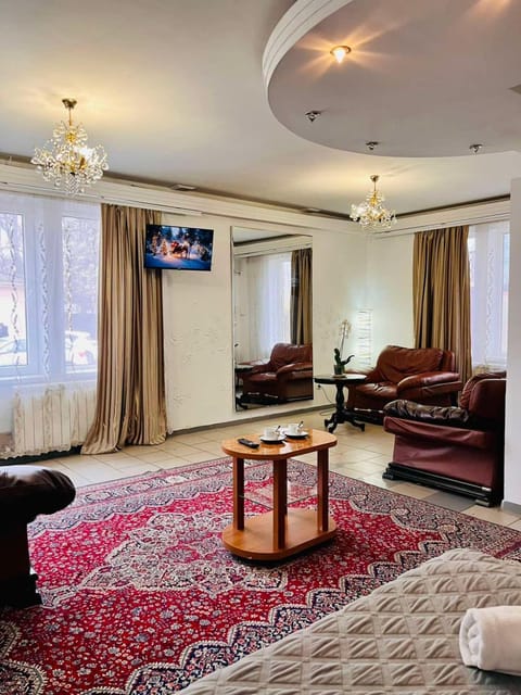 Communal lounge/ TV room