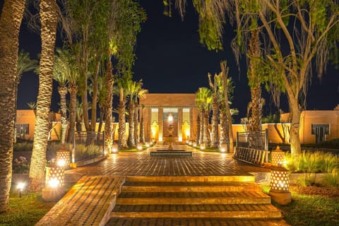 Facade/entrance, Garden
