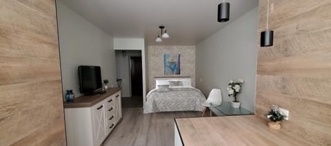 Property building, Living room, Seating area, Bedroom, Guests, Guests