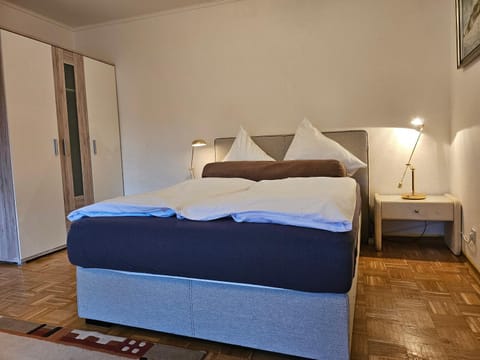 Bed, Bedroom, wardrobe