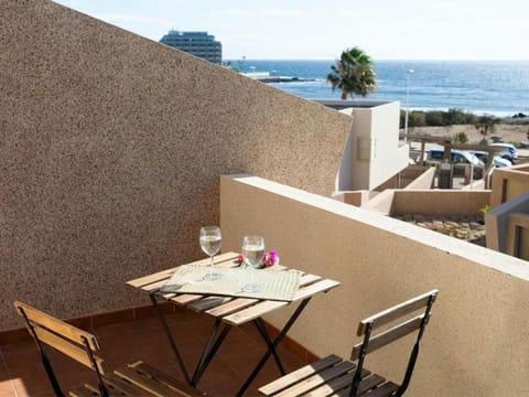 View (from property/room), Balcony/Terrace, Dining area, Sea view