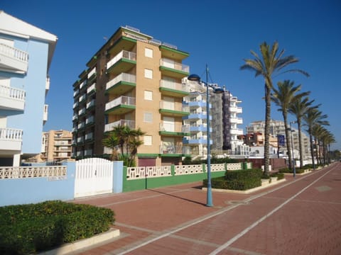 Property building, Facade/entrance, Off site