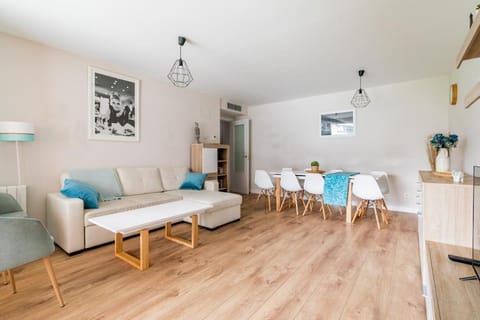 TV and multimedia, Living room, Dining area