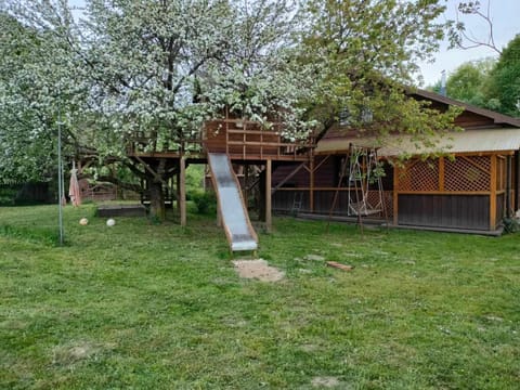 Property building, Spring, Day, Natural landscape, Garden, Garden view