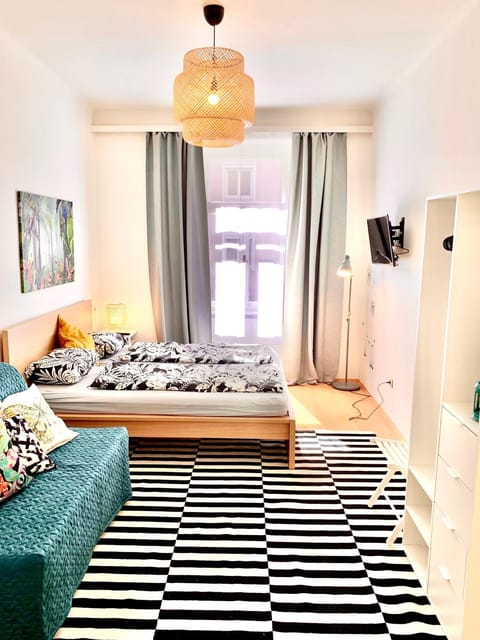 Bed, Photo of the whole room, Bedroom, City view