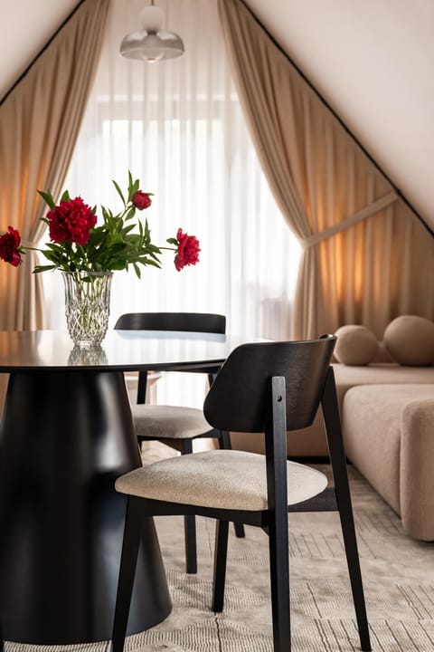Living room, Seating area, Dining area