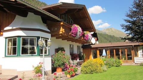 Facade/entrance, Garden