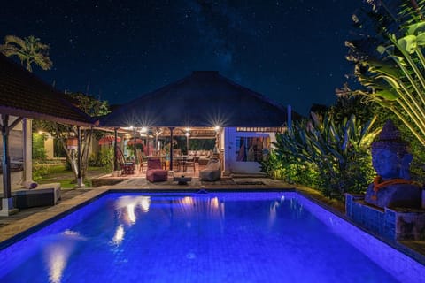 Luxury Villa La plancha BEACH 200m, Heart of Seminyak Villa in Kuta