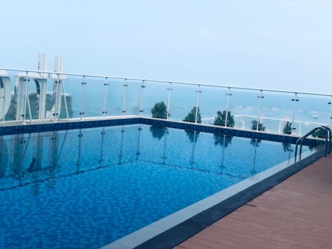 Swimming pool, Swimming pool