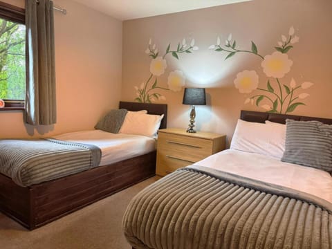 Primrose 19-Woodland Lodges-Carmarthen-Pembroke Chalet in Wales