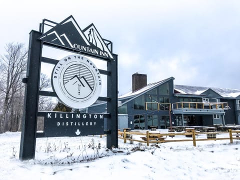 Property building, Property logo or sign, Winter