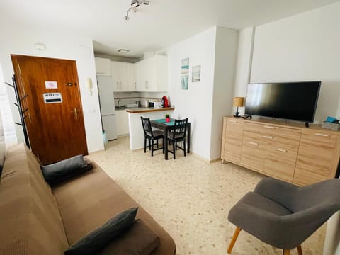 TV and multimedia, Living room, Seating area, Dining area, soundproof, stove, air conditioner