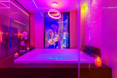 Bathroom, Swimming pool