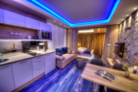 Kitchen or kitchenette, Living room