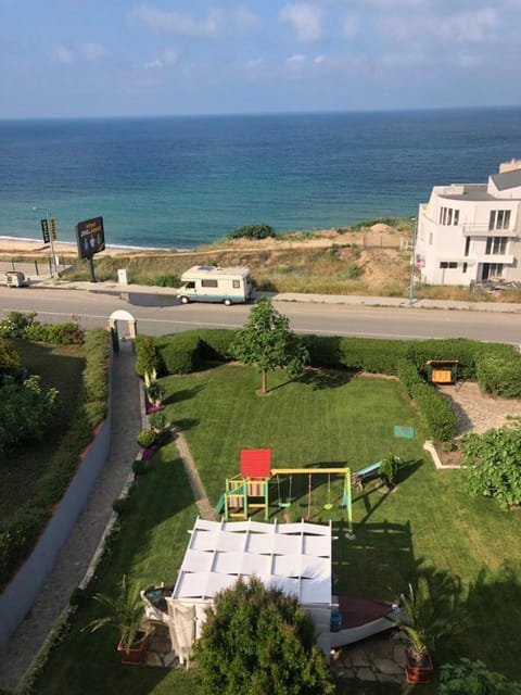 Garden, Sea view
