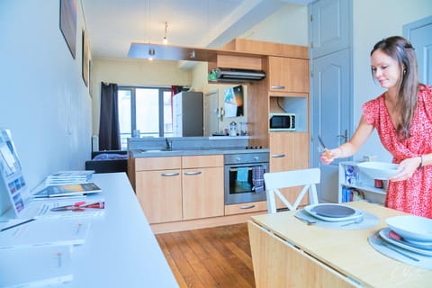 Kitchen or kitchenette, minibar, pet friendly, stove