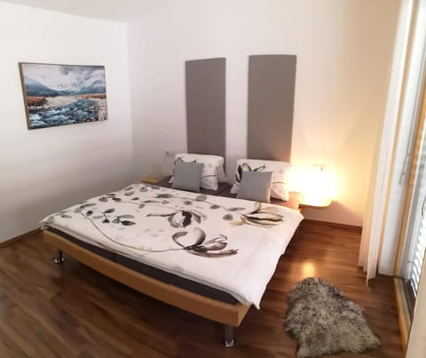 Bed, Bed, Photo of the whole room, Bedroom, Bedroom