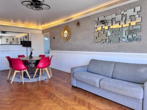 FELLINI 3BR with safe parking Apartment in Saint-Denis, France