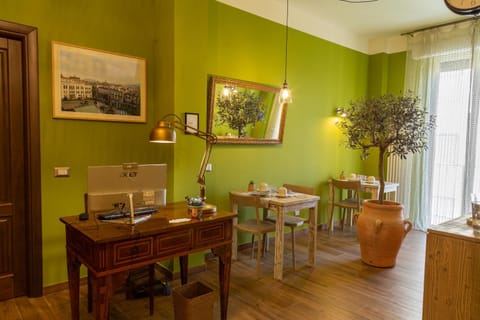 Lobby or reception, Dining area