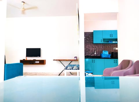 Communal lounge/ TV room, Living room, Seating area, Dining area