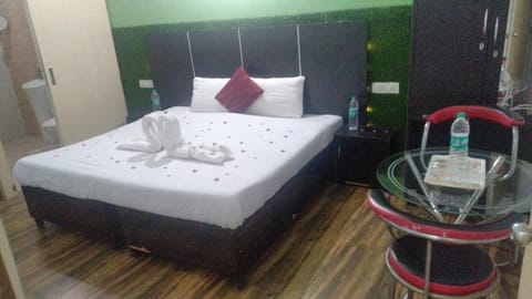 Bed, Game Room, Bathroom, View (from property/room), Bedroom, room service