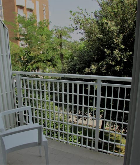 Balcony/Terrace, Garden view