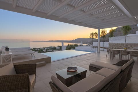 Balcony/Terrace, Swimming pool, Swimming pool, Sunset