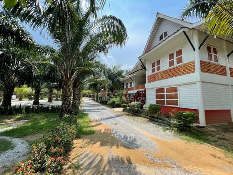 Property building, Natural landscape, Garden view, Street view