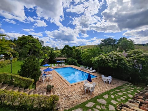 Swimming pool, sunbed