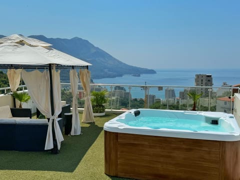 Hot Tub, Hot Tub, Sea view, sunbed