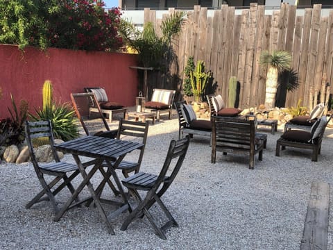 Patio, Garden, sunbed