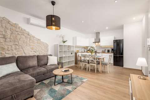 Kitchen or kitchenette, Living room, Dining area