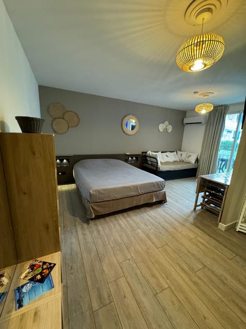 Living room, Photo of the whole room