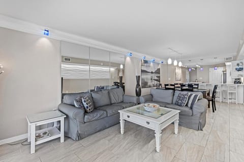 317 - Fantastic 3 BR Oceanfront Corner Apartment in Edgewater