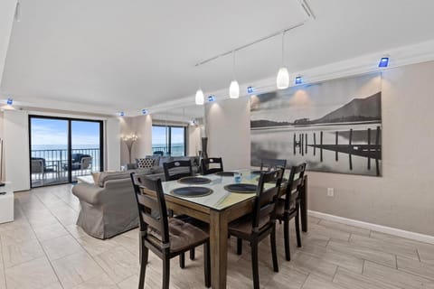 317 - Fantastic 3 BR Oceanfront Corner Apartment in Edgewater