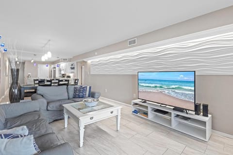 317 - Fantastic 3 BR Oceanfront Corner Apartment in Edgewater