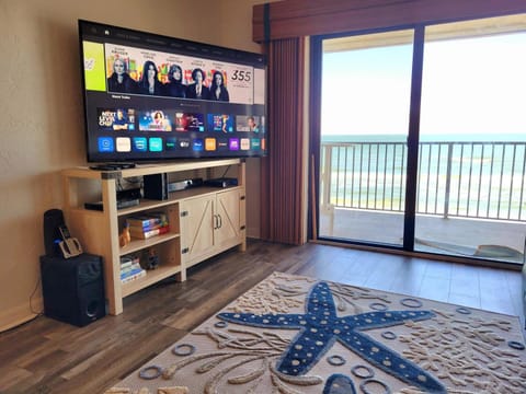 517 - Nicely Decorated Oceanfront 3 Bedroom Apartment in Edgewater