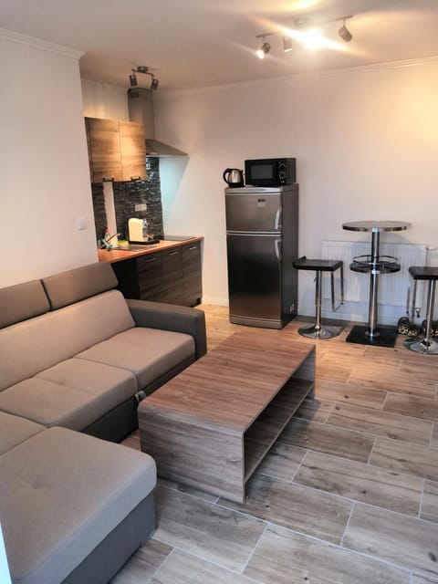 Kitchen or kitchenette, Living room, Seating area