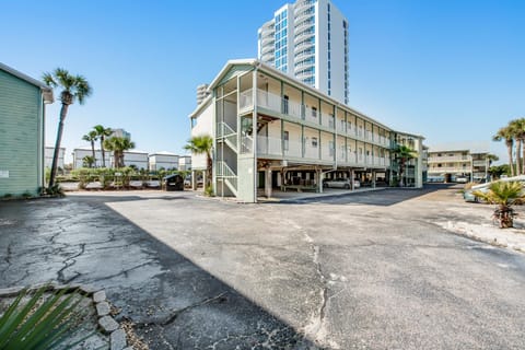 The Landing 203 by Meyer Vacation Rentals Apartment in West Beach