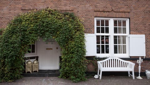 Property building, Street view
