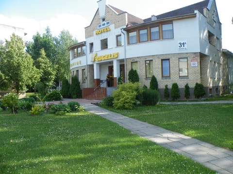 Facade/entrance