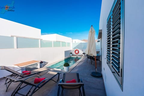 Balcony/Terrace, Swimming pool